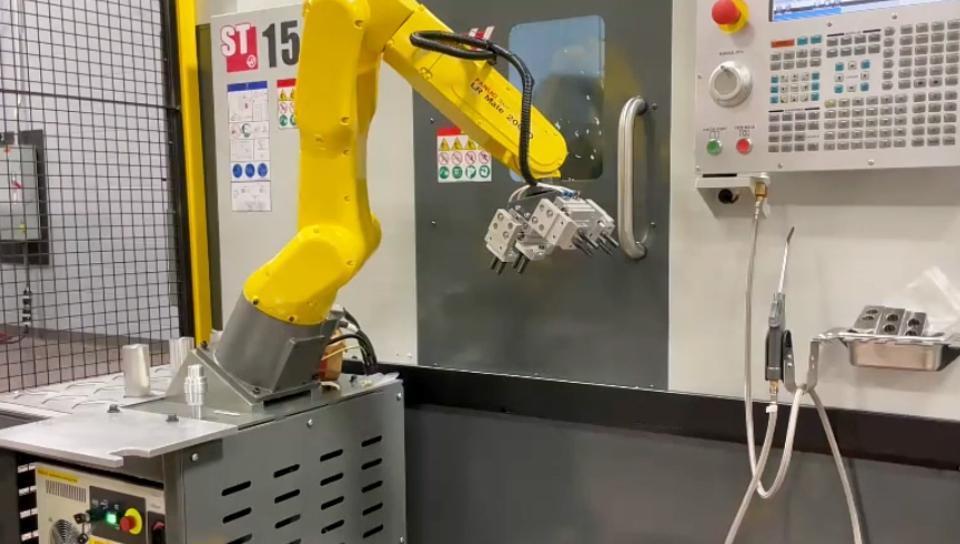 LR Mate 200iD/7L機(jī)床自動上下料搬運加工件